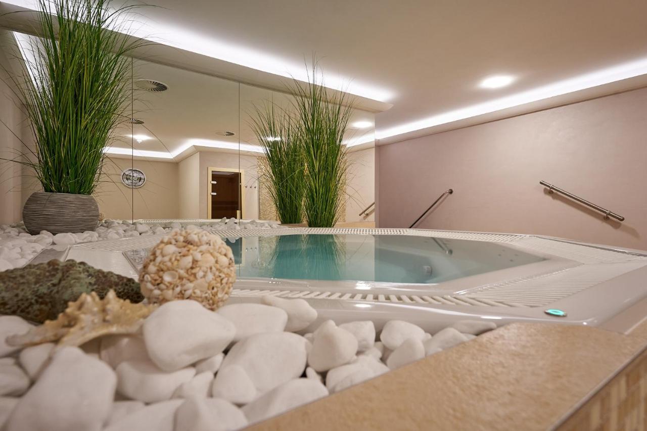 Wellness Hotel Queens Mariánské Lázně Екстериор снимка