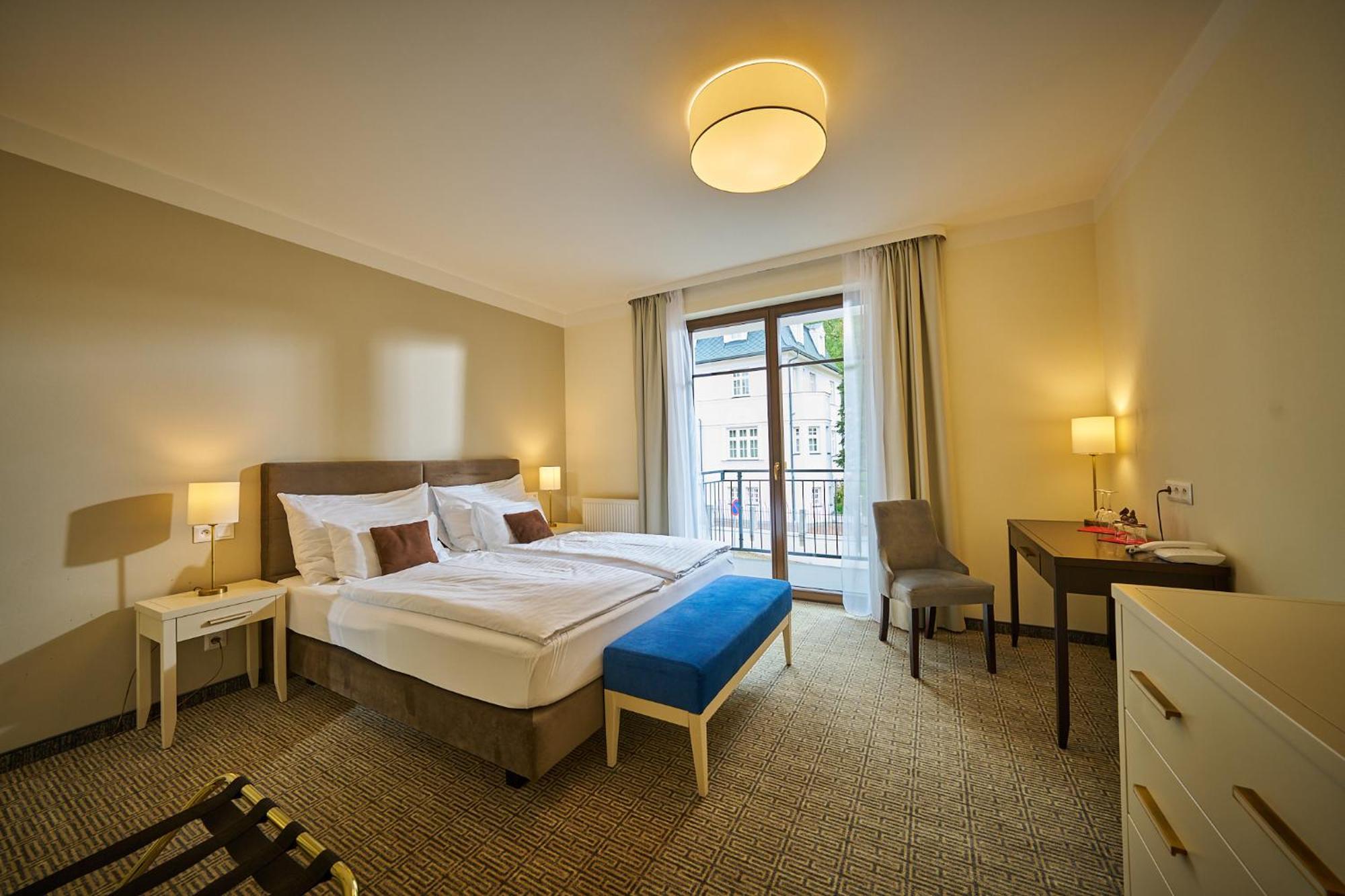 Wellness Hotel Queens Mariánské Lázně Екстериор снимка