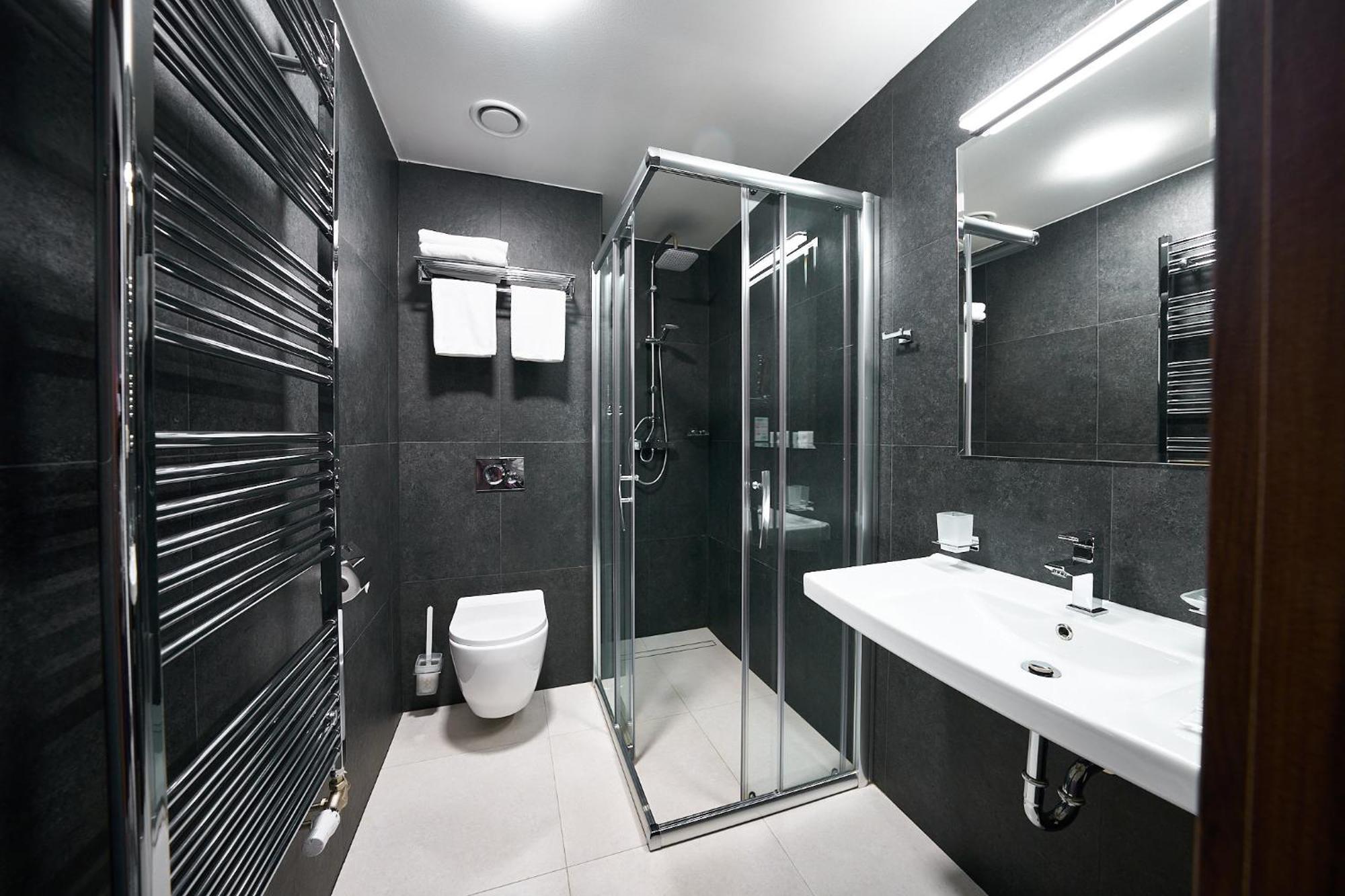 Wellness Hotel Queens Mariánské Lázně Екстериор снимка