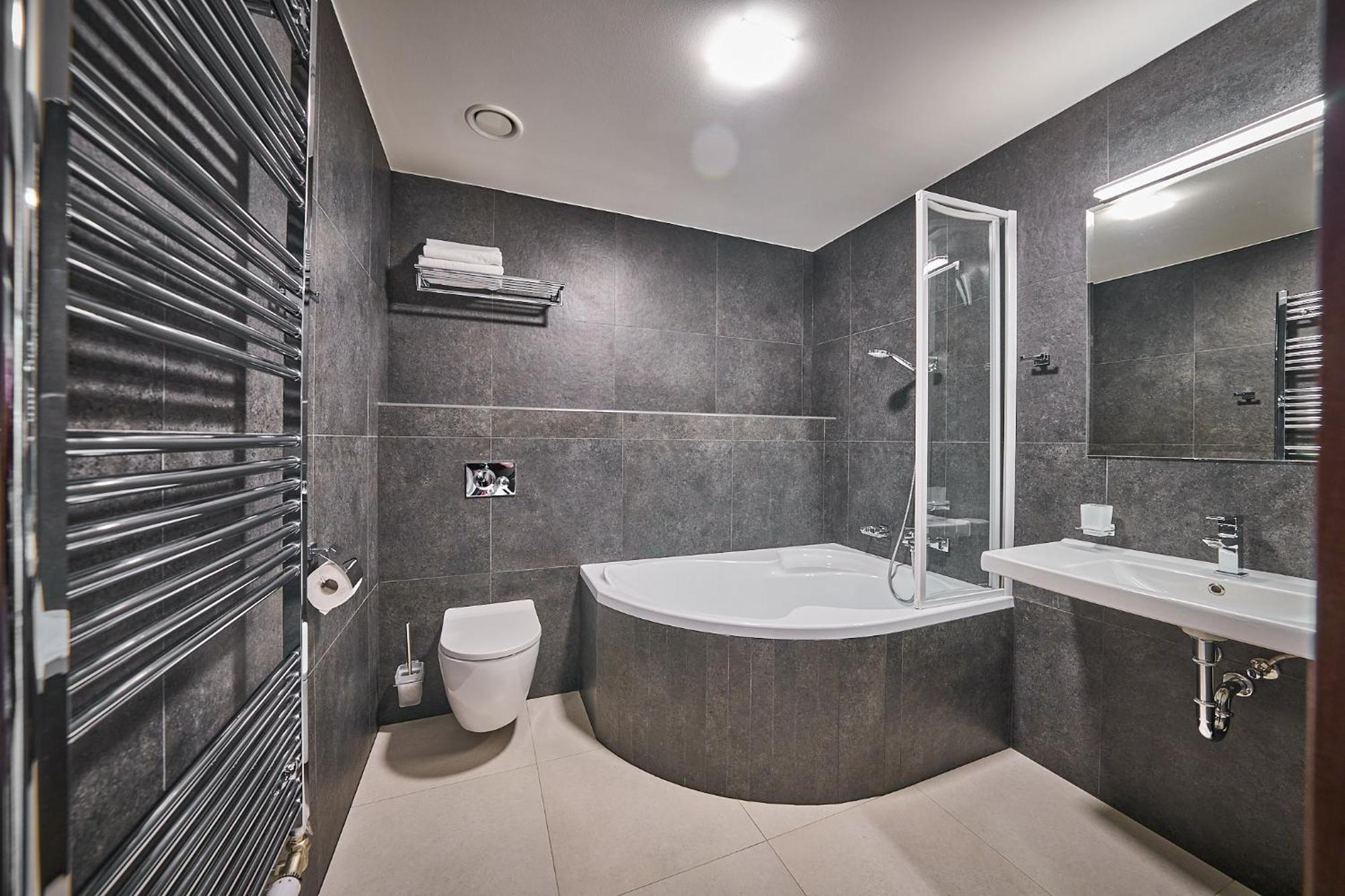 Wellness Hotel Queens Mariánské Lázně Екстериор снимка