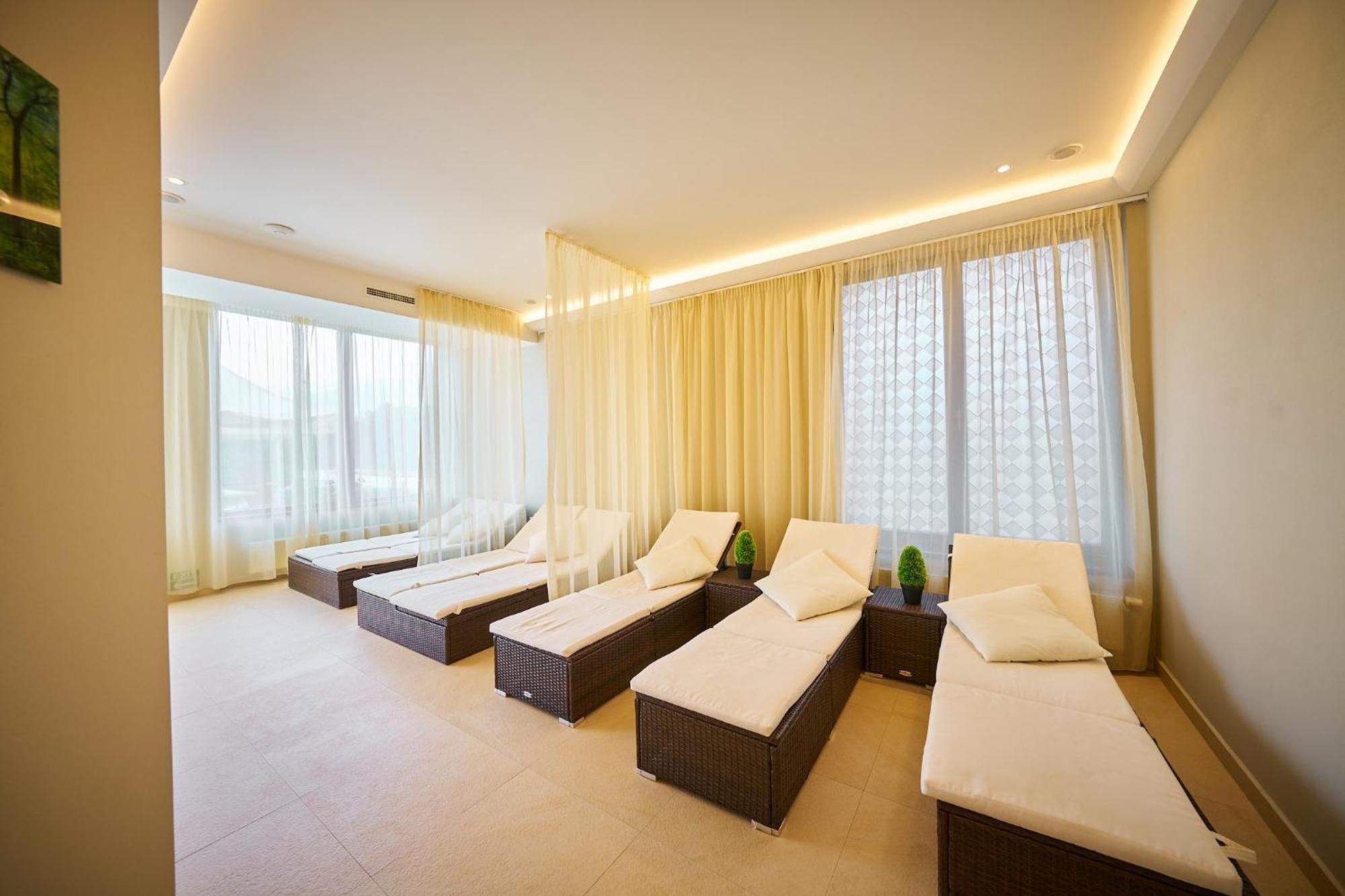 Wellness Hotel Queens Mariánské Lázně Екстериор снимка