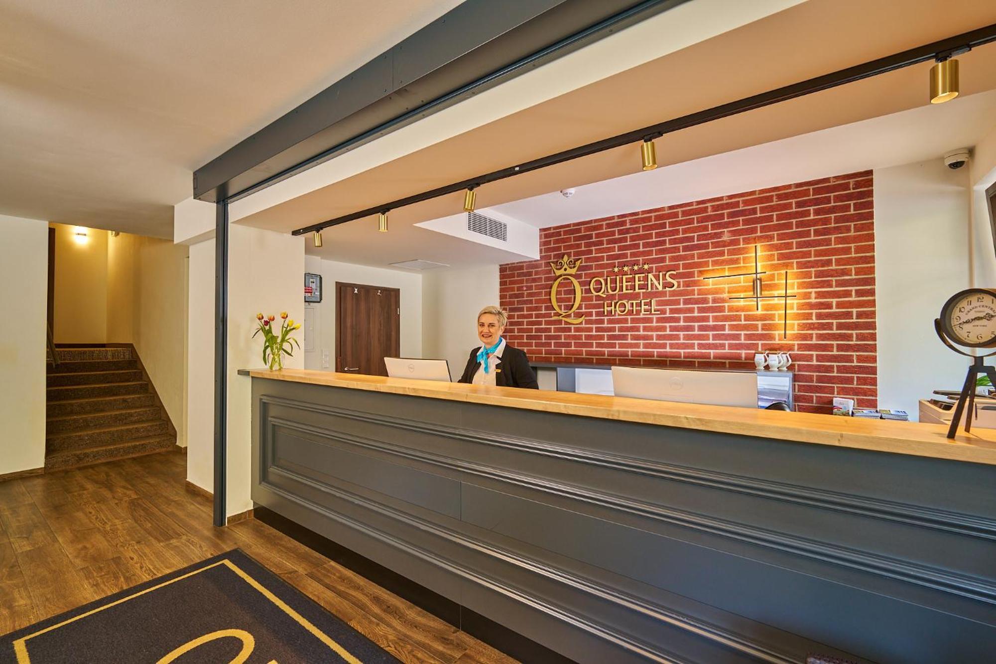 Wellness Hotel Queens Mariánské Lázně Екстериор снимка