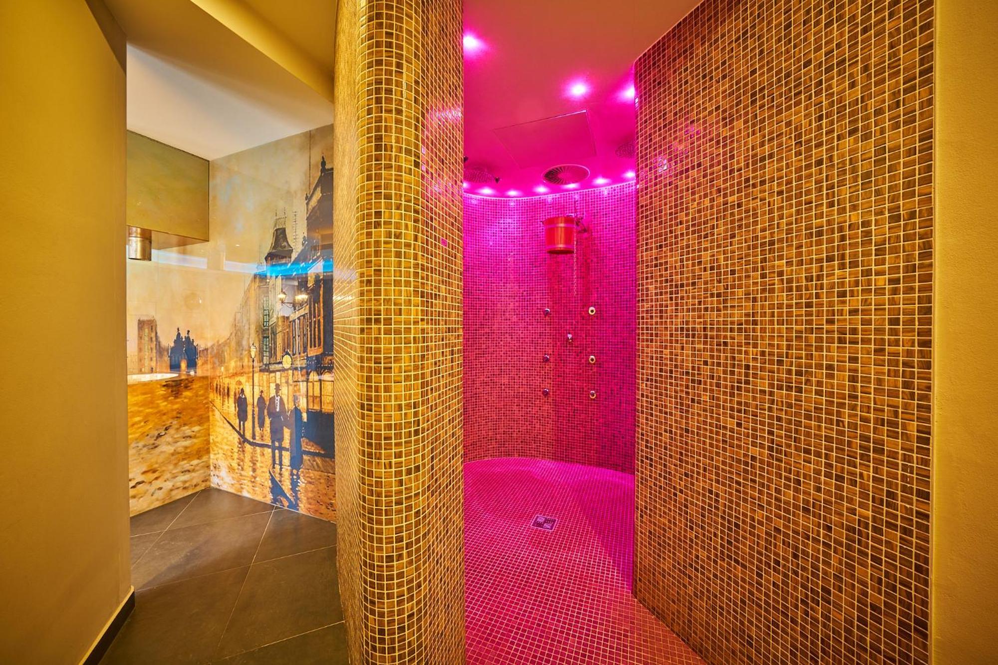 Wellness Hotel Queens Mariánské Lázně Екстериор снимка